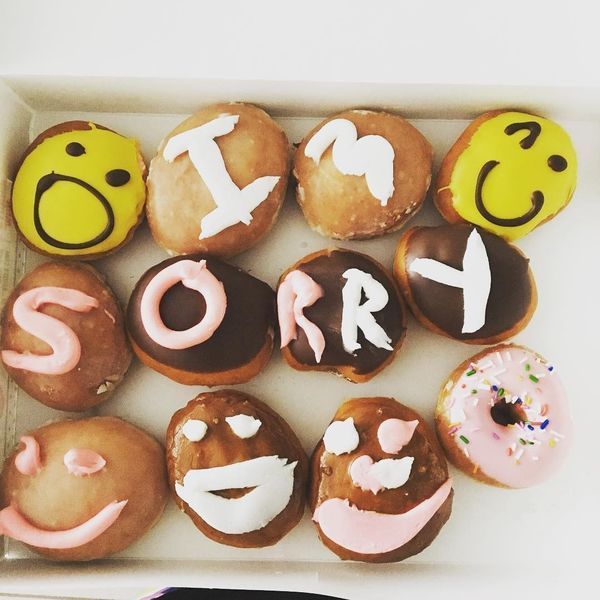 gâteau avec des messages désolés pour petite amie