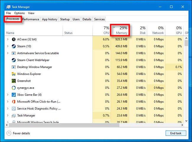 Dans Le Gestionnaire de tâches pour Windows 10, cliquez sur l’onglet « Processus », puis sur l’en-tête de colonne « Mémoire ».