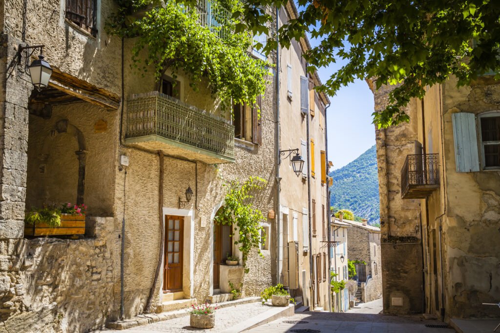 pueblo of Montbrun-les-Bains