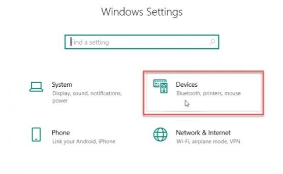 De la configuration de Windows 10, nous allons aux appareils.