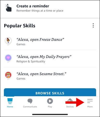 Cliquez sur plus dans l'application Alexa et de cette façon, nous commençons le guide sur la façon de changer la voix d'Alexa.